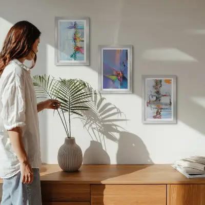 Tríptico enmarcado con diseño de composiciones abstractas
