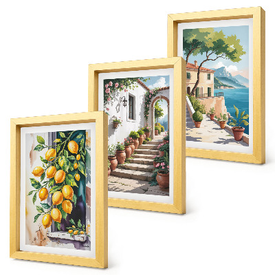 Tríptico enmarcado Limones con un fondo de flores y vistas al mar.