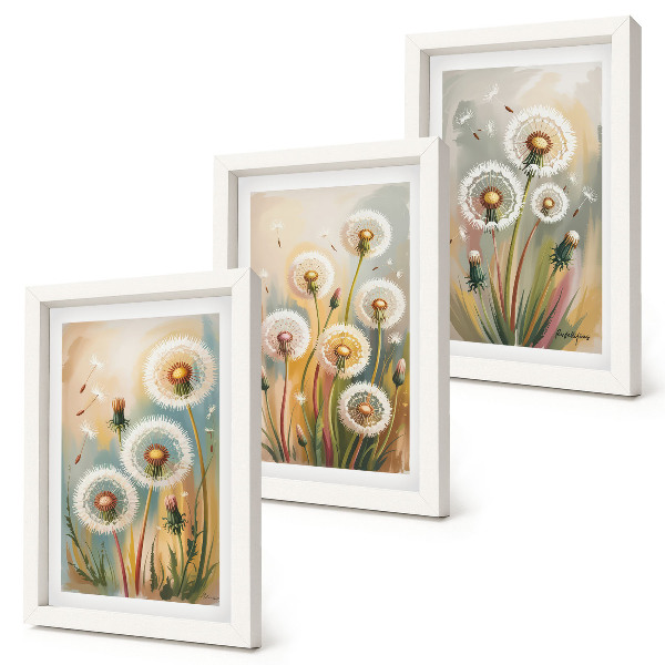Juego de 3 cuadros decorativos Flores de diente de león sobre un fondo de hierbas en tonos pastel.