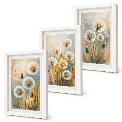 Juego de 3 cuadros decorativos Flores de diente de león sobre un fondo de hierbas en tonos pastel.