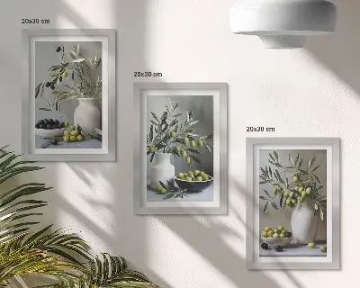 Juego de 3 cuadros decorativos con diseño de aceitunas en jarrones y ramas sobre fondo gris