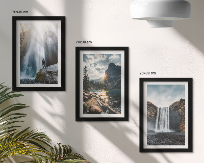 Juego de 3 cuadros decorativos Cascadas en las montañas con hermosos paisajes naturales.