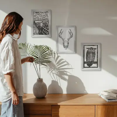 Juego de 3 cuadros decorativos con diseño inspirado en El Grito que integra una calavera y un búho en estilo gráfico