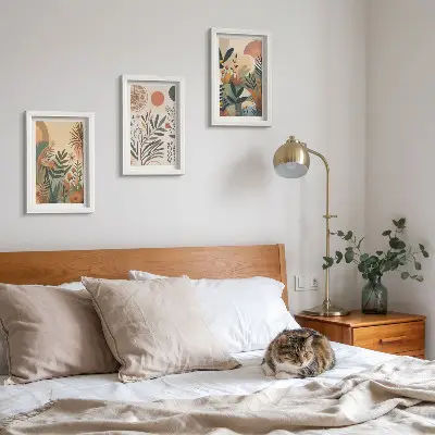 Juego de 3 cuadros decorativos con motivos vegetales en colores apagados y círculos