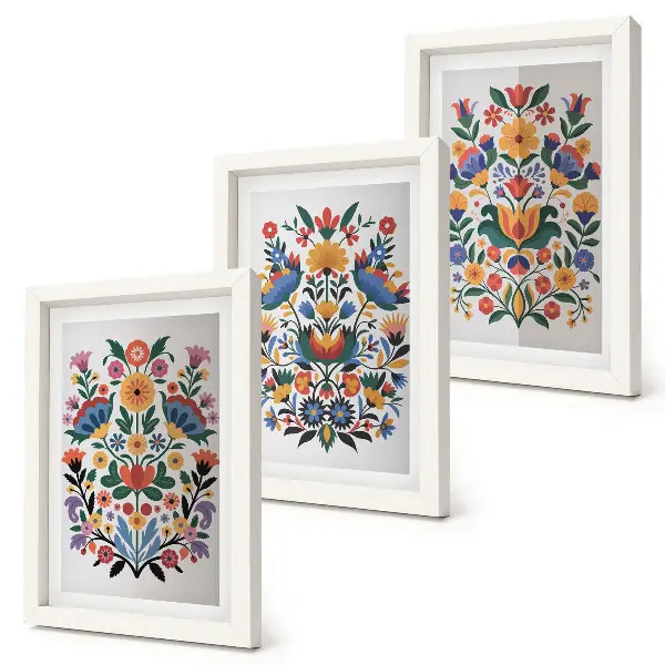 Tríptico enmarcado con estampados florales en colores intensos sobre fondo blanco