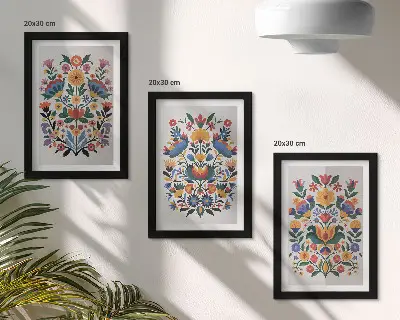 Tríptico enmarcado con estampados florales en colores intensos sobre fondo blanco