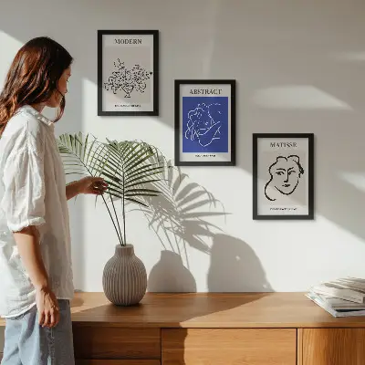 Tríptico enmarcado con diseños abstractos al estilo de Henri Matisse