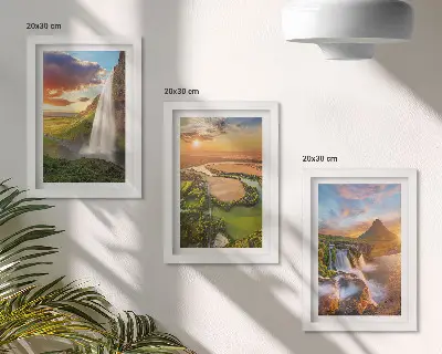 Cuadro tríptico enmarcado de paisajes de montaña con cascadas y ríos al atardecer