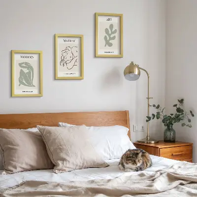 Juego de 3 cuadros decorativos con diseño minimalista de personajes y plantas