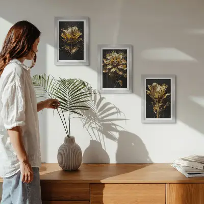 Juego de 3 cuadros decorativos flores en tonos amarillos sobre fondo oscuro