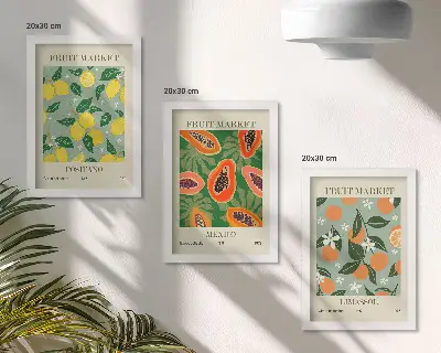 Tríptico enmarcado de carteles con frutas como limones, papayas, mandarinas y flores