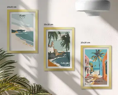 Tríptico de paisajes tropicales con playas y palmeras enmarcado