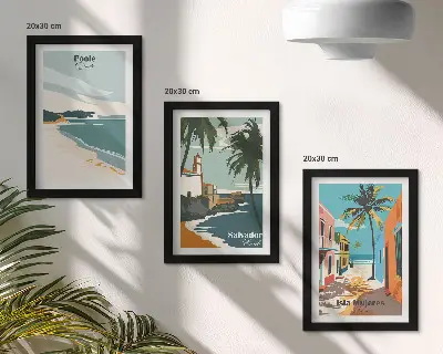Tríptico de paisajes tropicales con playas y palmeras enmarcado