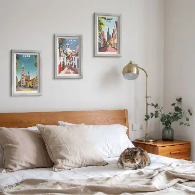 Juego de 3 cuadros decorativos con ilustraciones coloridas de ciudades europeas