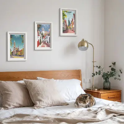 Juego de 3 cuadros decorativos con ilustraciones coloridas de ciudades europeas
