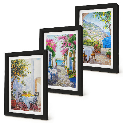 Juego de 3 cuadros decorativos Calles encantadoras con plantas en flor y vistas al mar.