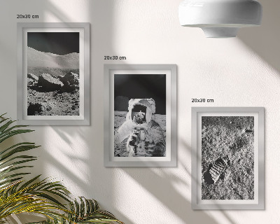 Tríptico enmarcado Fotos de la Luna con un astronauta y su huella.