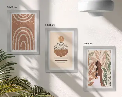 Tríptico enmarcado con diseños elegantes de motivos vegetales y formas geométricas