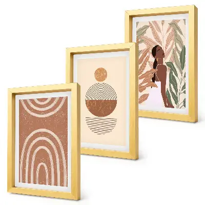 Tríptico enmarcado con diseños elegantes de motivos vegetales y formas geométricas