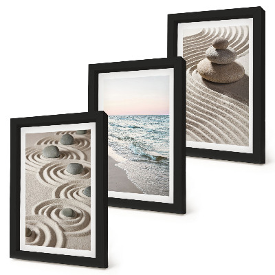 Juego de 3 cuadros decorativos Olas tranquilas de arena y agua con piedras en la playa.
