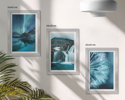 Juego de 3 cuadros decorativos Paisajes invernales con cascadas y auroras boreales.