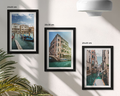Tríptico enmarcado Vistas de Venecia con sus canales y arquitectura urbana.