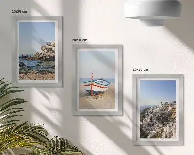 Juego de 3 cuadros decorativos con vistas costeras de barcos y casas blancas en Grecia