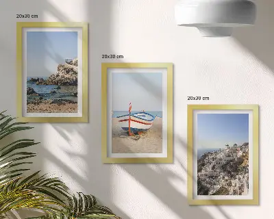 Juego de 3 cuadros decorativos con vistas costeras de barcos y casas blancas en Grecia