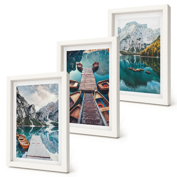 Juego de 3 cuadros decorativos Un lago con muelles de madera y montañas.