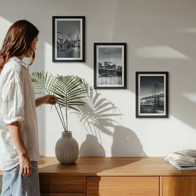 Juego de 3 cuadros decorativos con diseño de puentes y arquitectura urbana en tonos grises