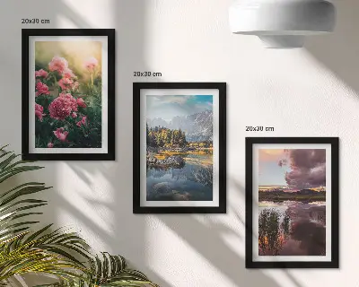 Tríptico enmarcado flores en el jardín con montañas y un lago tranquilo