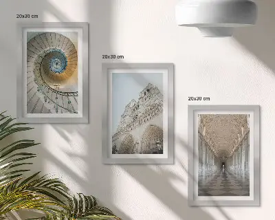 Tríptico enmarcado la escalera de caracol de la catedral, vista de la fachada y un pasillo embaldosado