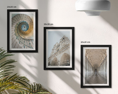 Tríptico enmarcado La escalera de caracol de la catedral, vista de la fachada del edificio y un pasillo embaldosado.
