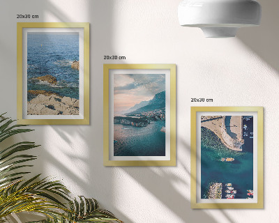 Juego de 3 cuadros decorativos Vistas al mar con acantilados y puertos de montaña.