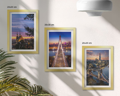 Tríptico enmarcado Vistas de la ciudad con puentes y atardeceres.