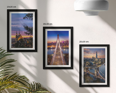 Tríptico enmarcado Vistas de la ciudad con puentes y atardeceres.