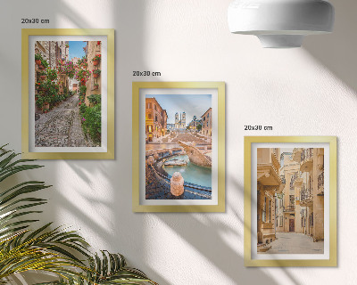 Tríptico enmarcado Calles encantadoras y fuentes en una arquitectura pintoresca.