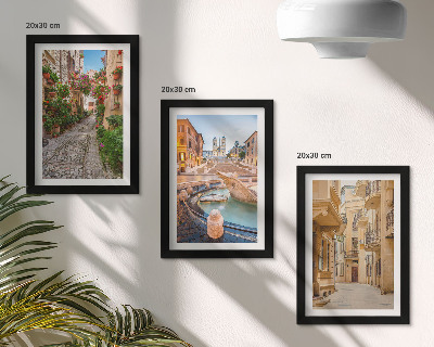 Tríptico enmarcado Calles encantadoras y fuentes en una arquitectura pintoresca.