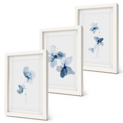 Juego de 3 cuadros decorativos Flores en tonos azules sobre un fondo claro