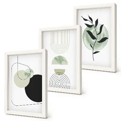 Tríptico enmarcado con formas abstractas y motivos vegetales en verde