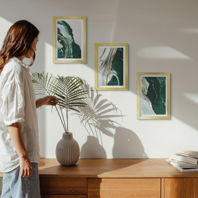 Tríptico enmarcado Diseños abstractos de pintura en verde y blanco.