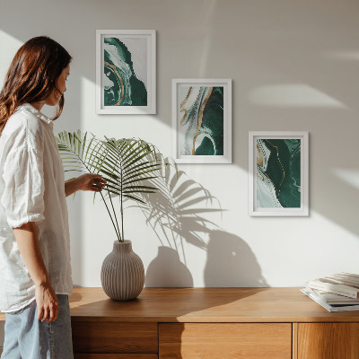 Tríptico enmarcado Diseños abstractos de pintura en verde y blanco.