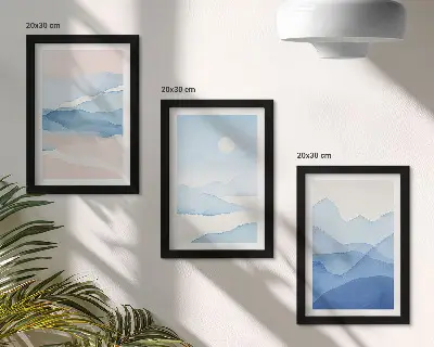 Tríptico de paisajes de montaña en acuarela en tonos azules y rosas enmarcado