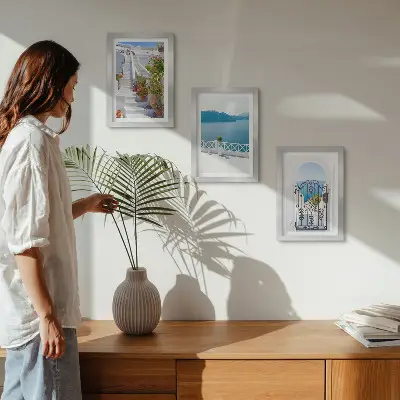 Juego de 3 cuadros decorativos con diseño de escaleras blancas, plantas, vistas al mar y puerta