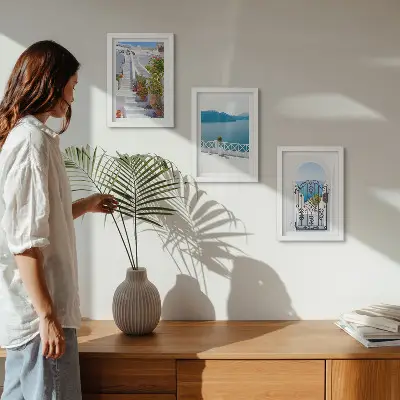 Juego de 3 cuadros decorativos con diseño de escaleras blancas, plantas, vistas al mar y puerta