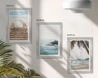 Tríptico enmarcado escaleras a la playa con vistas al mar y columpio de palmera
