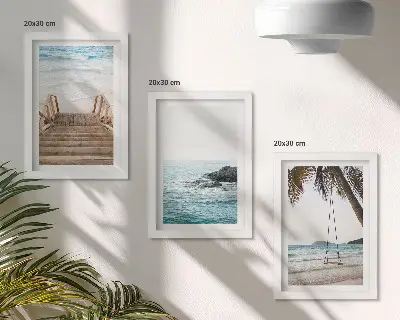 Tríptico enmarcado escaleras a la playa con vistas al mar y columpio de palmera