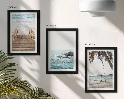 Tríptico enmarcado escaleras a la playa con vistas al mar y columpio de palmera
