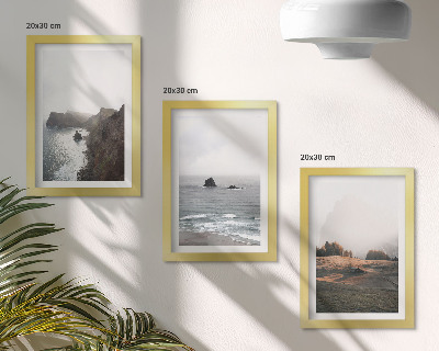 Tríptico enmarcado Paisajes de montaña y mar con nubes y bosques