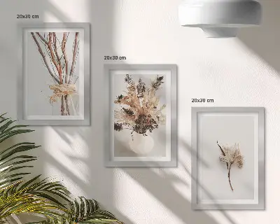 Tríptico enmarcado flores y ramas con un estilo natural minimalista